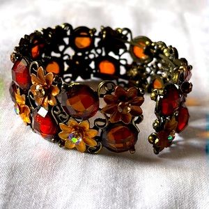 The most exquisite bracelet !size 7 1/4 copper tone